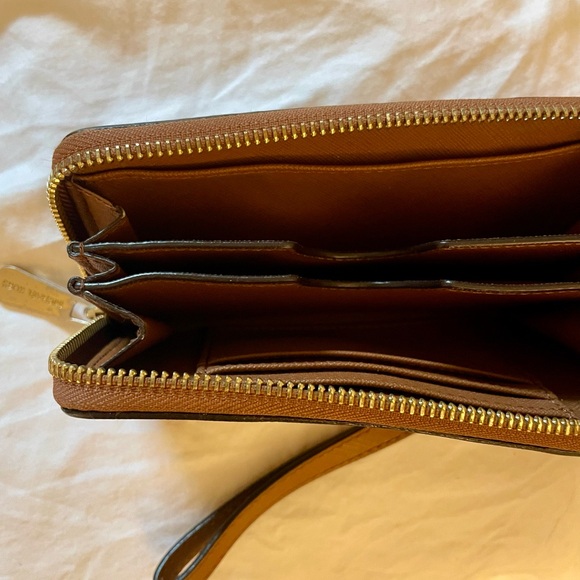 Brown leather Michael Kors Wallet Zipper Wristlet - Picture 3 of 4